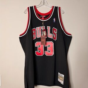NWT Scottie Pippen Chicago Bulls 1997-98 Black Authentic Jersey size - 2XL